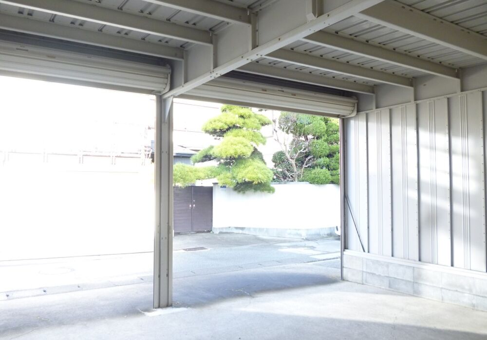 シャッターＢ