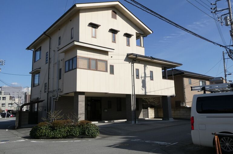 正面１